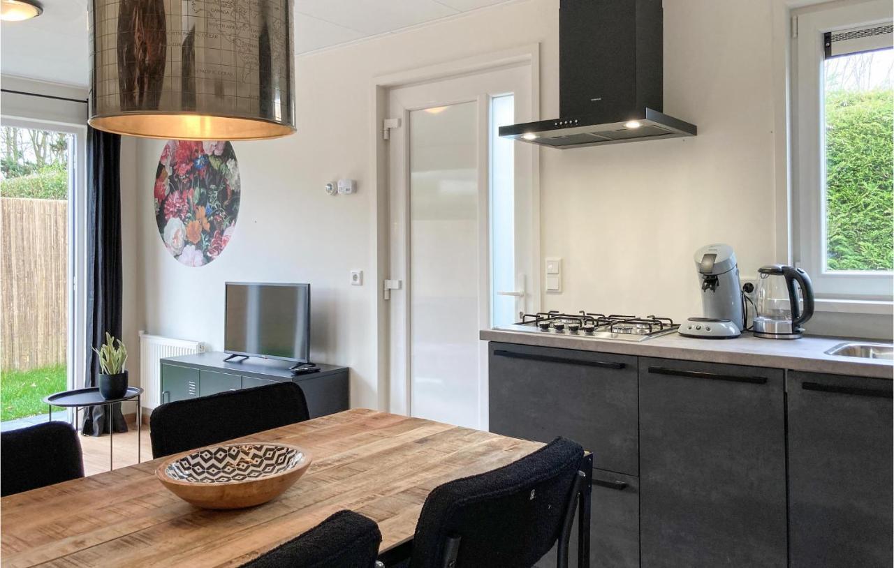 Vakantiehuis Cozy In With Kitchen Heinkenszand